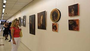 AKM'de Uluslararası Karma Resim Sergisi "ArtİZ" sanatseverlerle buluştu 