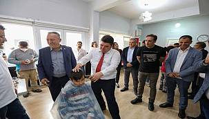 Başkan Kılıç'tan çocuklara bayram tıraşı 