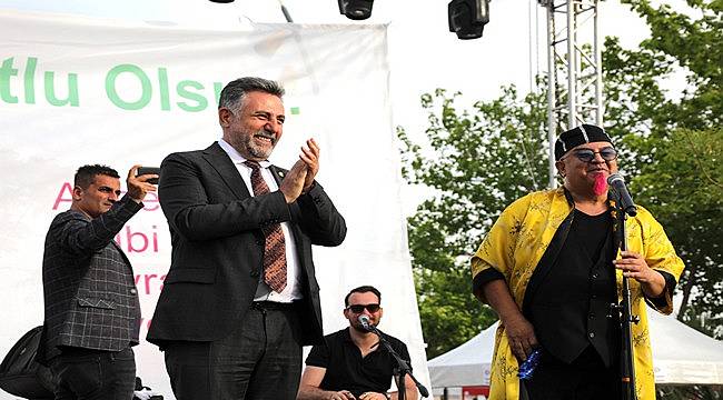 Bayraklı'da annelere 3 günlük festival 