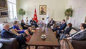 ​İngiltere Büyükelçisi'nden İzmir Büyükşehir Belediyesi'ne ziyaret 