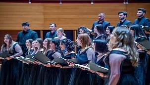 İzmir Çok Sesli Korolar Festivali'nde müzik şöleni 