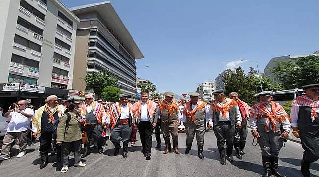 Karşıyaka'da Coşku Dolu 'Uluslararası Karşıyaka Yörük Festivali'  