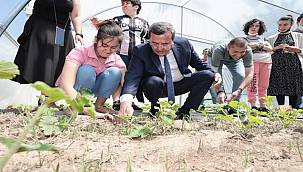 Konak'ın özel çocuklarına bahçe terapisi 