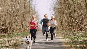 Patili dostlarla rekabetsiz koşu 