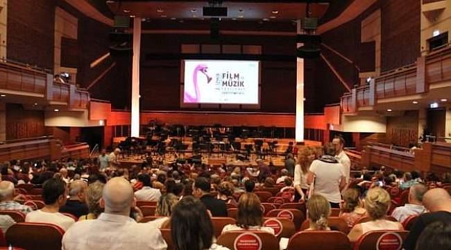 2'inci İzmir Uluslararası Film ve Müzik Festivali başladı 