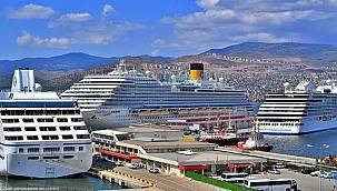 Alsancak Limanı'na aynı gün 3 yolcu gemisi demir attı