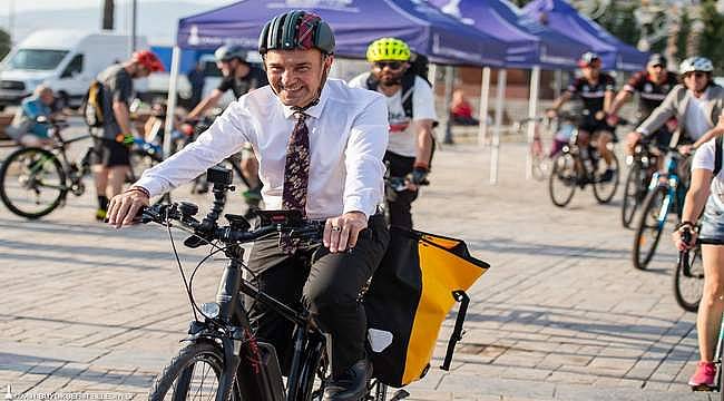 Başkan Soyer'den bisikletli ulaşım çağrısı 