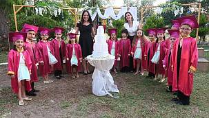 Foça Belediyesi Çocuk Evi'nde yılsonu kutlaması 