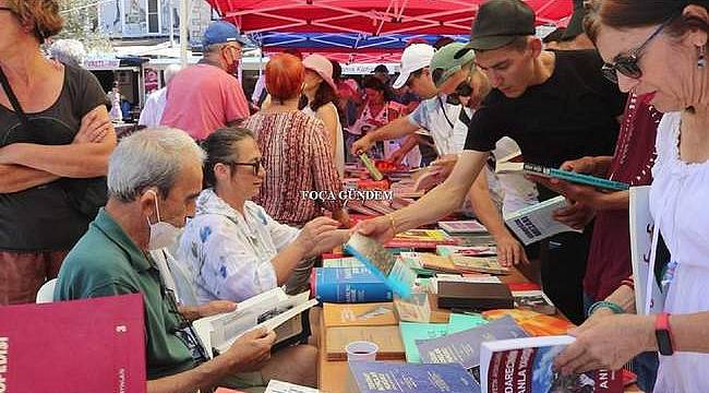 Foça Kitap Şenliğine yoğun ilgi 