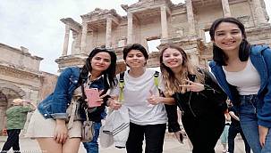 Gençler İzmir'i gezdi 