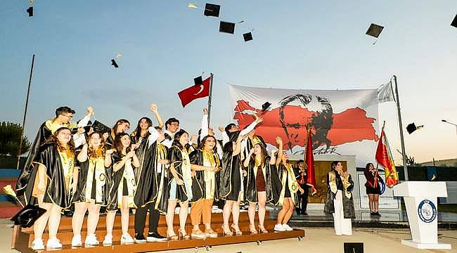İTÜ GVO İzmir'de mezuniyet gururu 