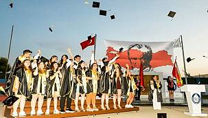 İTÜ GVO İzmir'de mezuniyet gururu