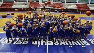 İzmir Büyükşehir Belediyesi'nin yaz spor okulları 20 Haziran'da açılıyor 