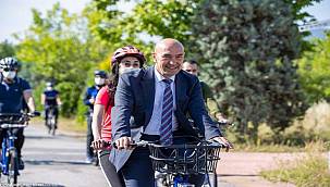 İzmir'de bisiklet hayatın her alanında 