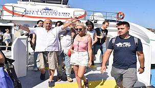 İzmir'den Foça'ya Deniz Seferleri Başladı 