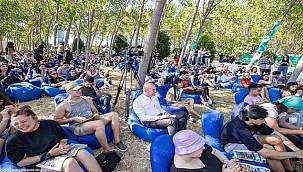 İzmirli gençler salonları doldurdu 