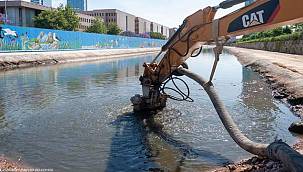 İZSU ekipleri derelerde temizlik operasyonu başlattı 