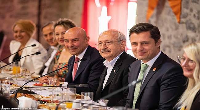 Kılıçdaroğlu Acil Çözüm Projesi uygulanan mahalle muhtarlarıyla buluştu 