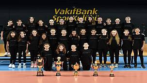 Tüm yaş gruplarında tek şampiyon VakıfBank  