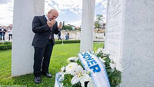 Başkan Soyer "Bilge Kral" İzzetbegoviç'in kabrini ziyaret etti 