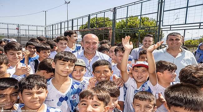 Başkan Soyer'den Kadifekale'de hizmet turu 