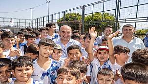 Başkan Soyer'den Kadifekale'de hizmet turu 