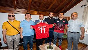 Başkan Soyer görme engelli sporcuları ağırladı 