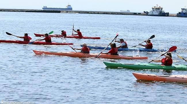 İzmir Körfez Festivali'nin ikinci gününde renkli görüntüler 