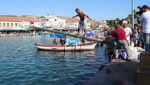 Kabotaj Bayramı Kutlamalarına Yağlı Direkle Final 