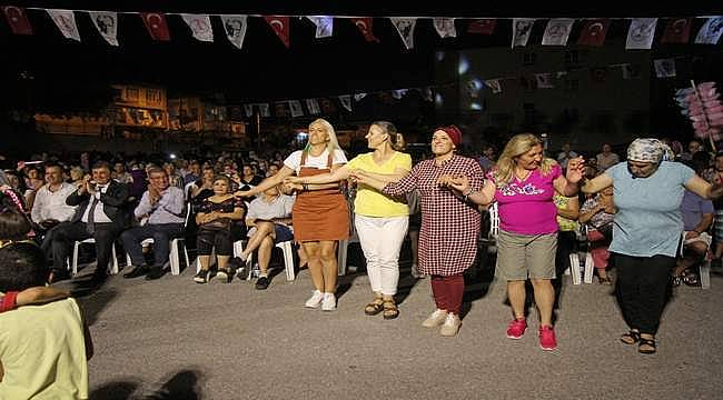 Karşıyaka Cumhuriyet Mahallesi'nde şenlik coşkusu 