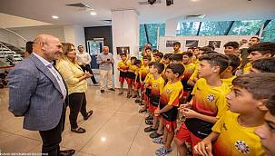 ​Mardinli çocuklar Başkan Soyer'i ziyaret etti 