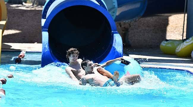 Yaz sıcaklarında eğlencenin merkezi Oasis Aquapark 