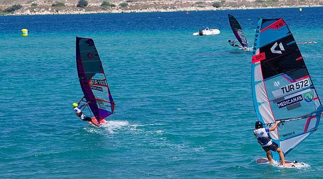 Alaçatı'da Dünya Surf Şampiyonası heyecanı büyük bir coşkuyla devam ediyor 