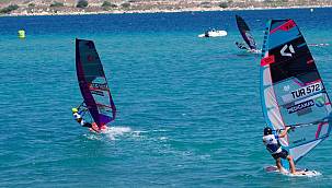 Alaçatı'da Dünya Surf Şampiyonası heyecanı büyük bir coşkuyla devam ediyor 