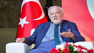 İlber Ortaylı, Gaziemir'de Büyük Zafer'i anlattı 