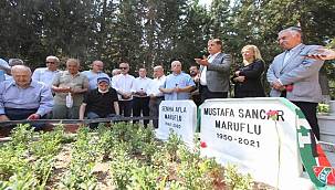 İzmir Baba'ya Mezarı Başında Anma  