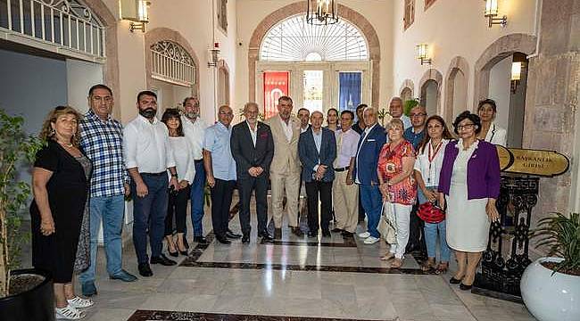 İzmir Konfederasyonu üyelerinden Başkan Soyer'e ziyaret 