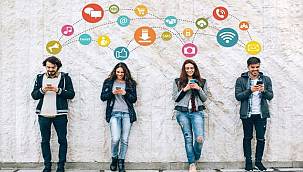 Sosyal Medyada harcadığımız süre değişmedi: 2 saat 27 dakika geçiriyoruz