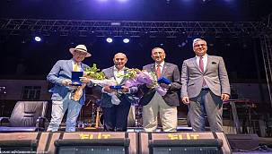 Soyer: "Çok daha güzel bir memlekette el ele güler yüzle yaşayacağız" 