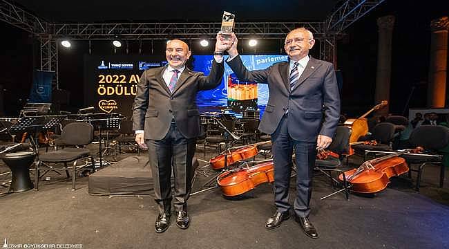 Başkan Soyer: "Ödülü 4,5 milyon İzmirli adına alıyorum" 