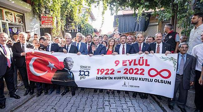 Basmane'den Cumhuriyet Meydanı'na zafer yürüyüşü 