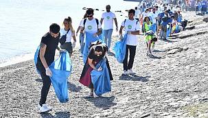 Çevre gönüllüleri İnciraltı Kent Ormanı'nda temizlik yaptı 