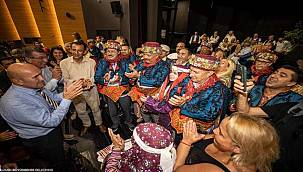 ​İzmirli 100 muhtar Zafer Yolu'nda ilk oyunlarını sahneleyecek 