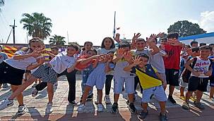 Kadifekaleli çocuklar yüzme sertifikalarını aldı 