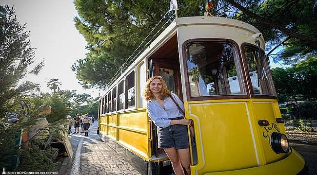 "Nostaljik Tramvay" fuar ziyaretçilerini geçmişe götürüyor 