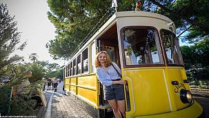 "Nostaljik Tramvay" fuar ziyaretçilerini geçmişe götürüyor 