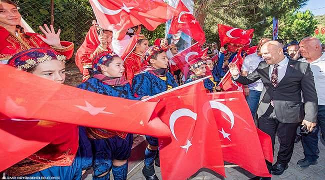 Zafer yolu kafilesi 100 yıl önceki gibi Kemalpaşa'da 