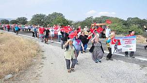 Zafer Yolu kafilesi Takmak'ta 