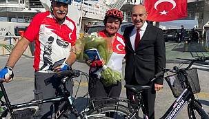 Başkan Soyer'den 350 bininci bisikletli yolcuya sürpriz