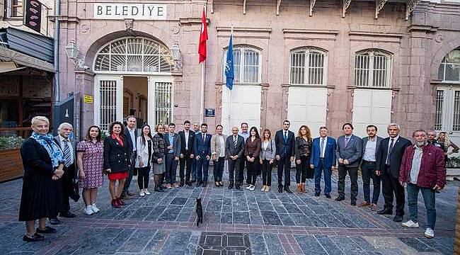 Başkan Soyer, Kent Konseyi'nin yeni başkanı Nilay Kökkılınç ve yönetim kurulunu ağırladı 